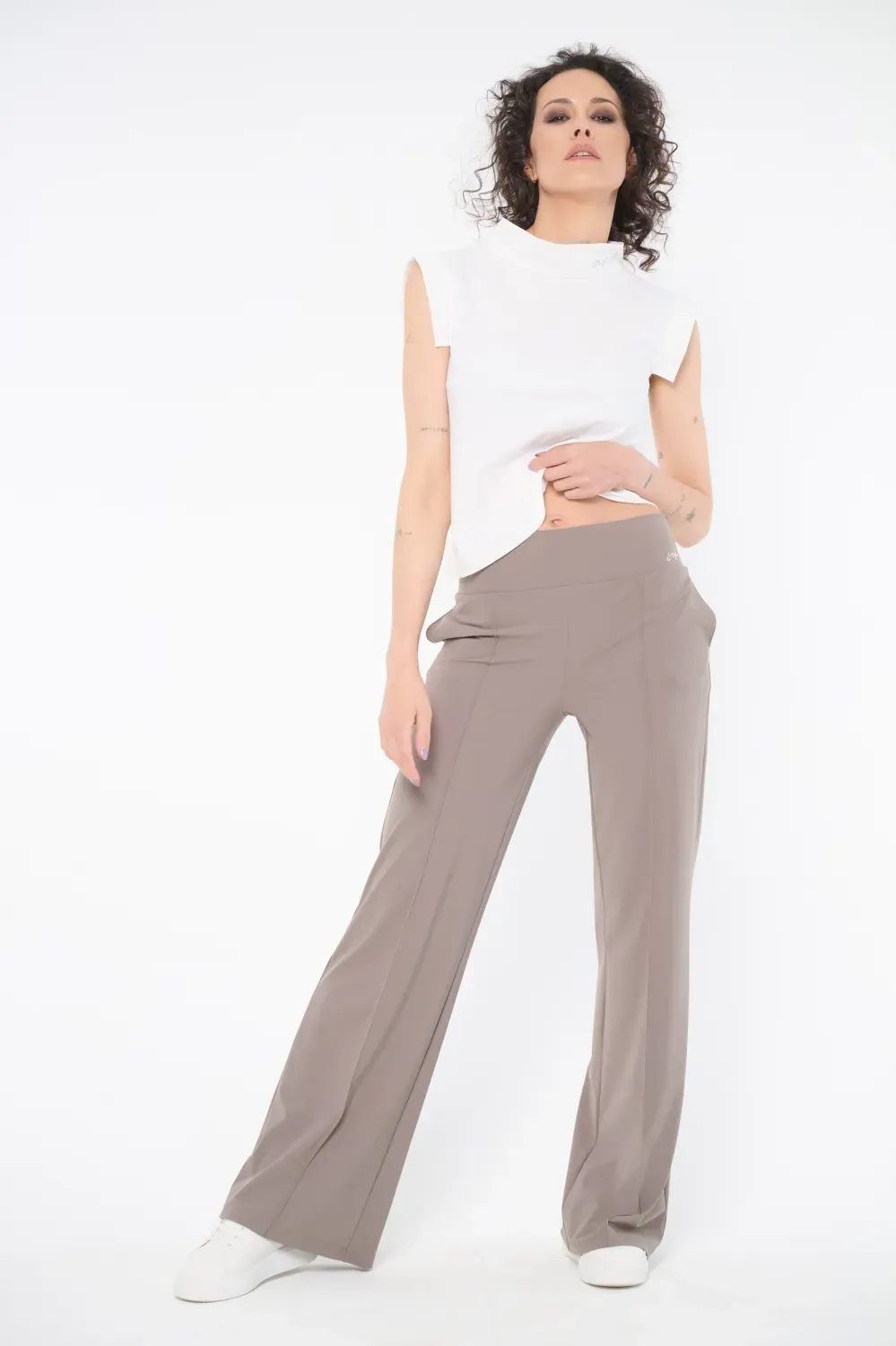 Kalhoty klasické s puky INFINITE taupe 463-813B